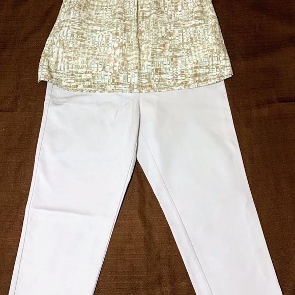 Chico’s Collection - Picture 2 of 8